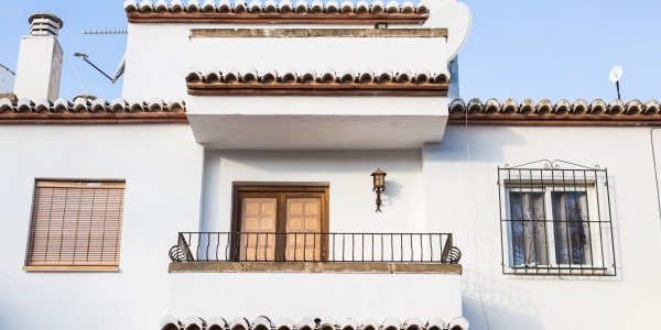 Pintar Fachadas de Casas Unifamiliares / Chalets Espluga de Francolí · Pinturas Especiales Anticorrosivas y de Alta Resistencia