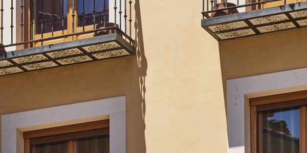 Pintar Fachadas de Casas Unifamiliares / Chalets Espluga de Francolí · Pintura anticorrosiva para Barandillas, Rejas y otros Elementos