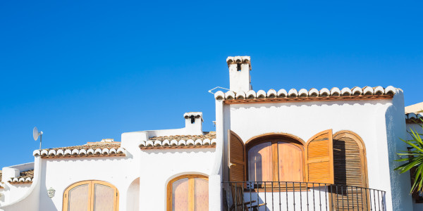 Pintar Fachadas de Casas Unifamiliares / Chalets Espluga de Francolí · Pinturas para Pintado de Fachadas Metálicas o de Hormigón