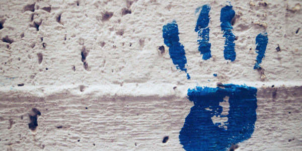 Pintar Fachadas de Empresas / Negocios / Locales Comerciales en Tarragona · Limpieza, Borrado y Eliminado de Grafiti / Pintura Antigrafiti