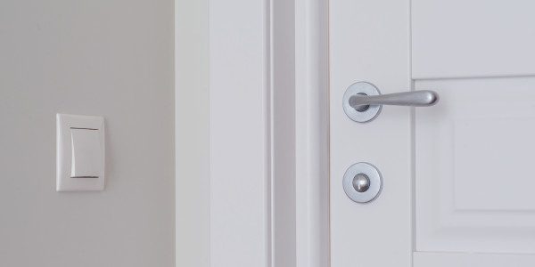 Pintar Fachadas y Patios de Luces de Comunidades Vecinos / Propietarios Castellvell del Camp · Pintura para Pintado de Puertas Privadas de Vecinos