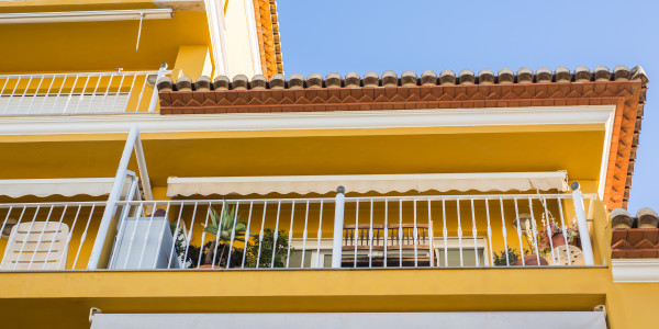 Trabajos Verticales en Fachadas de Edificios / Viviendas Espluga de Francolí · Restauración de Fachadas